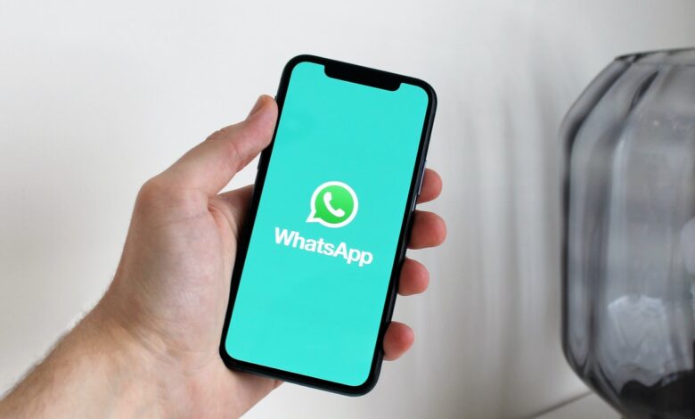 WhatsApp introduces two new features for voice messaging
